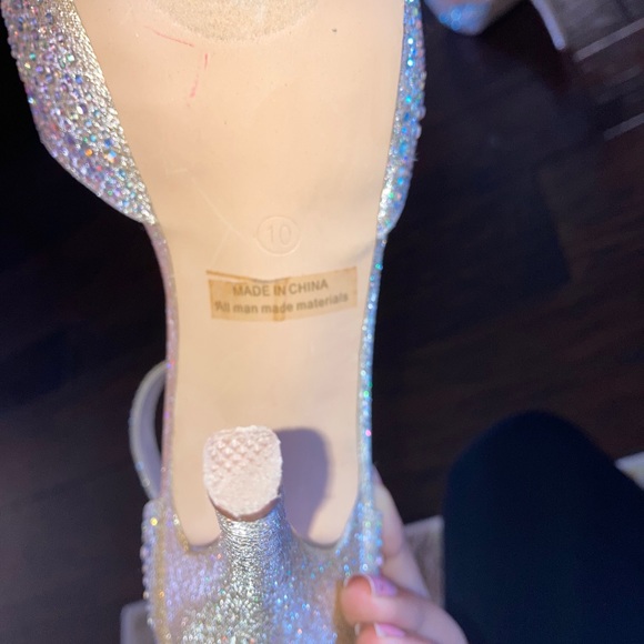 Heels - Picture 3 of 4